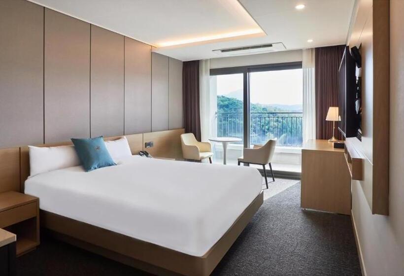 Номер Стандарт, Chuncheon Eston