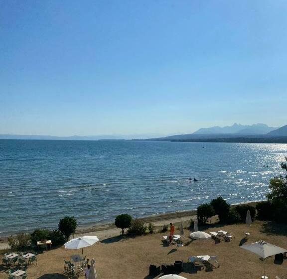 اتاق استاندارد با چشم‌انداز دریاچه, Hôtel De La Plage