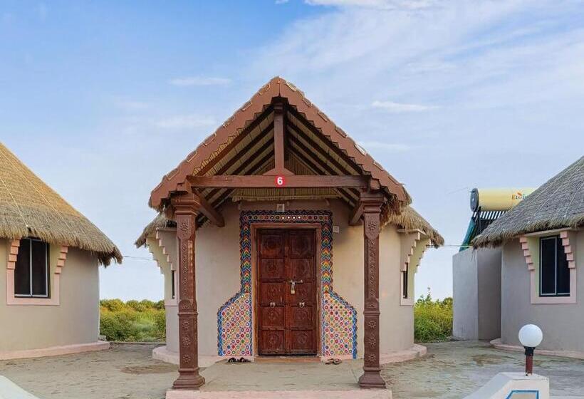豪华房间, Dholavira Village Resort