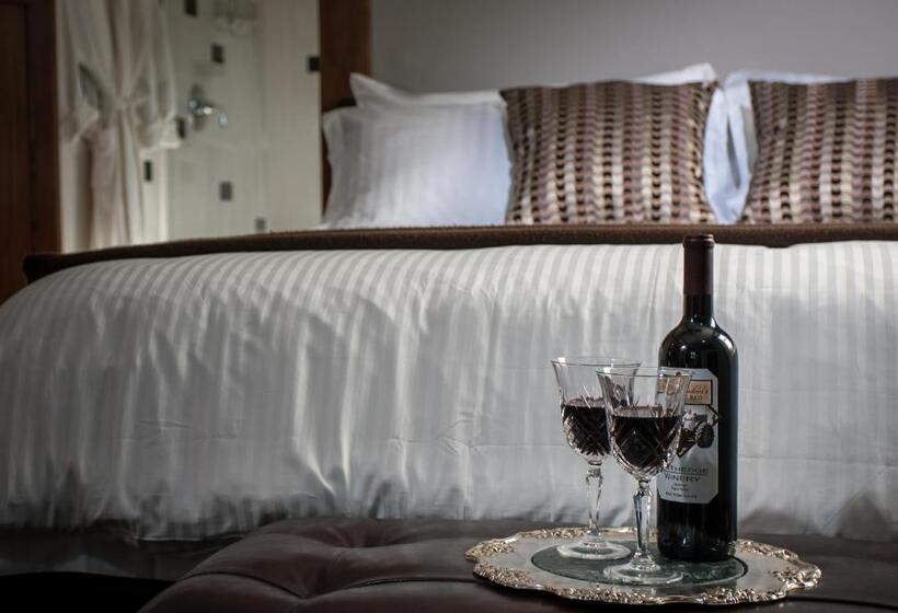 스위트 킹사이즈 침대, Calistoga Wine Way Inn
