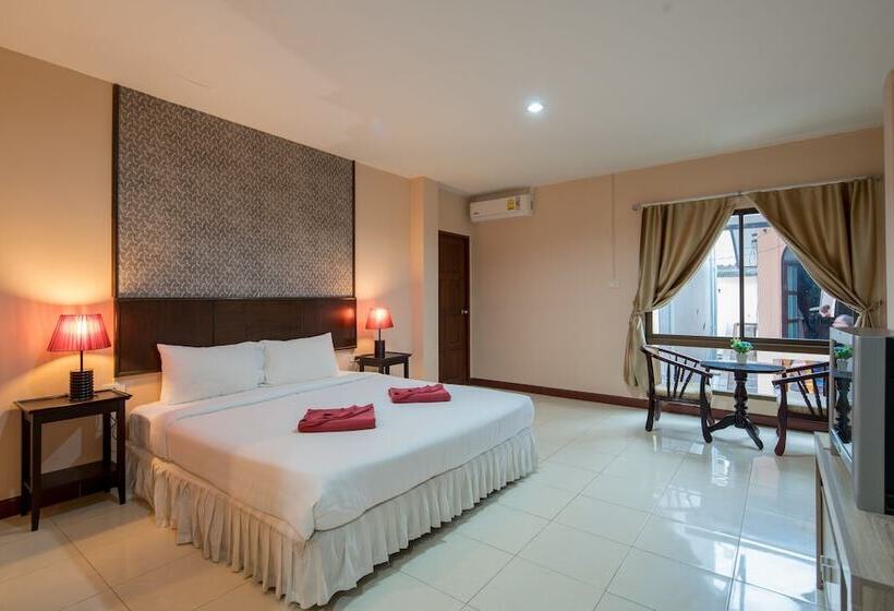 4인용 수피리어 룸, Amarin Hotel Patong