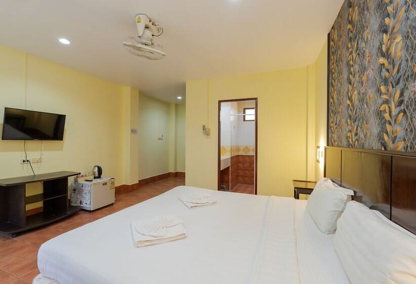 수피리어 트리플 룸, Amarin Hotel Patong