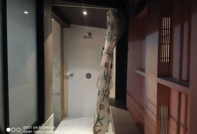 침실 2개 아파트, Amarin Hotel Patong