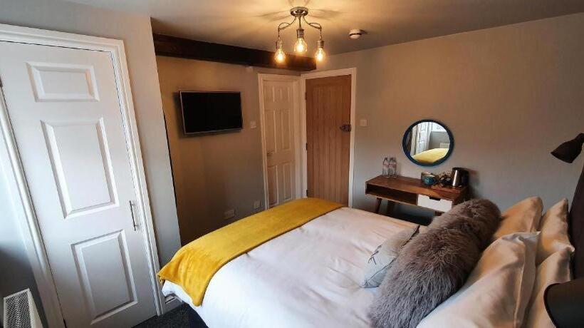 Номер Deluxe Кровать Кинг, The George Country Inn, Wath