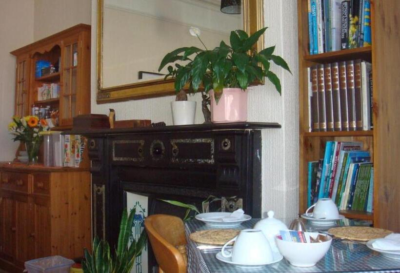 Стандартный Номер Кровать Кинг, Harlequin Guest House With Parking