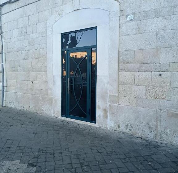 استودیوی لوکس, Suites Elifani