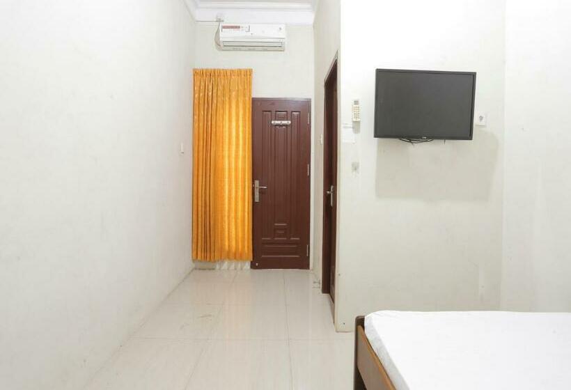 Номер Superior Одноместный, Spot On 92037 Jokotole 2 Homestay