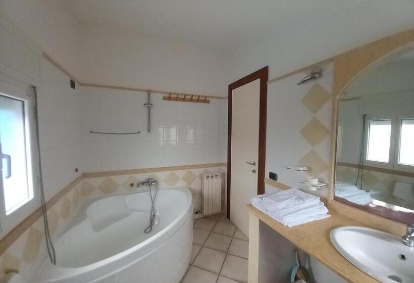 Номер Стандарт Вид на Бассейн, Villa Acquamarina