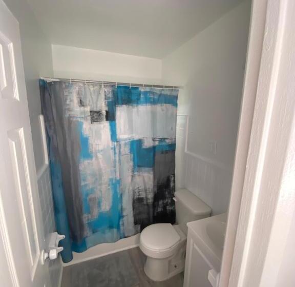 Студия Deluxe, Uptown Inn & Suites
