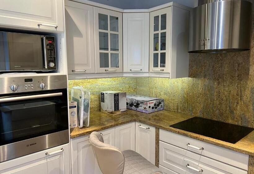 Семейное Студио, Tj Homes