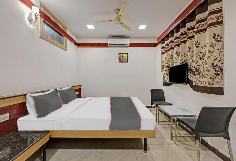 三人经典房间, Collection O Sri Sai Ram Suites