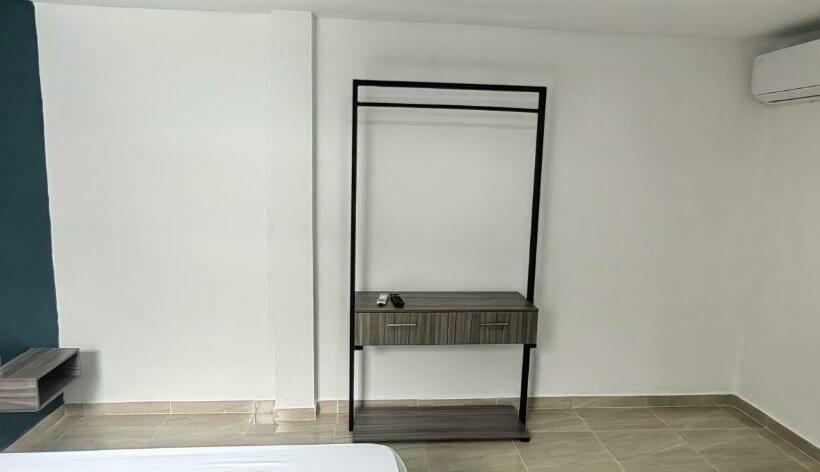 스탠다드 룸, Work Space Hostal