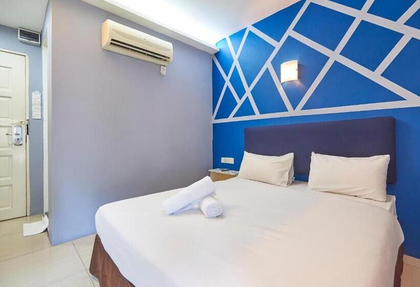 Номер Deluxe, Swing And Pillows At Pj Kd