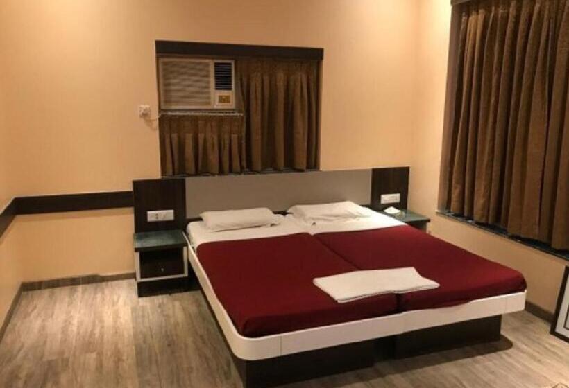 Номер Deluxe, Ramakrishna International