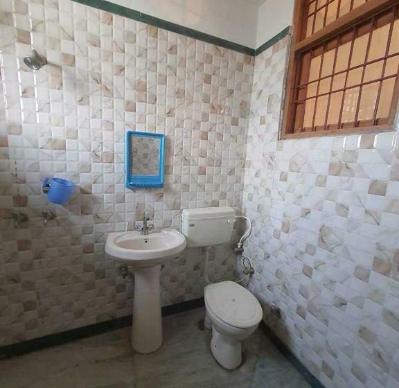 Трехместный Номер Классика, Oyo 70046 Deep