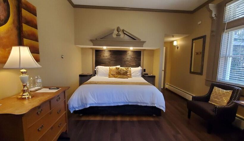Номер Стандарт, Blackberry Inn