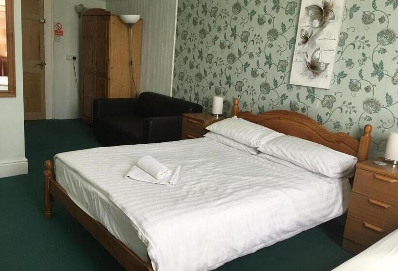 Номер Стандарт Трехместный, College Guest House