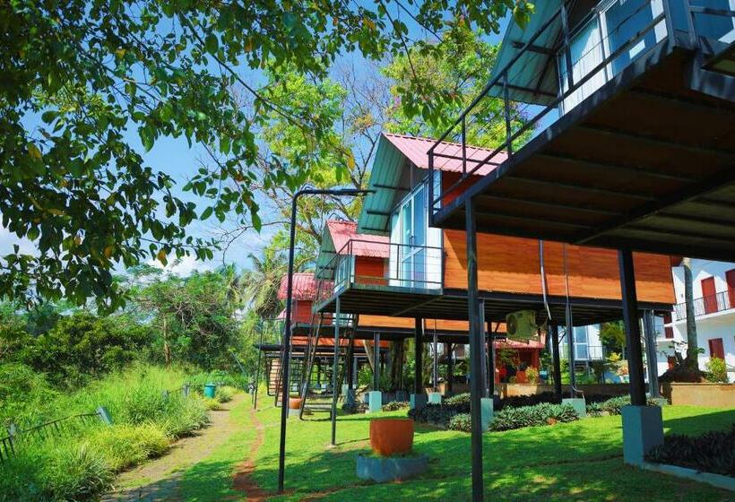 Номер Стандарт Вид на Озеро, Kolonne Riverside Garden