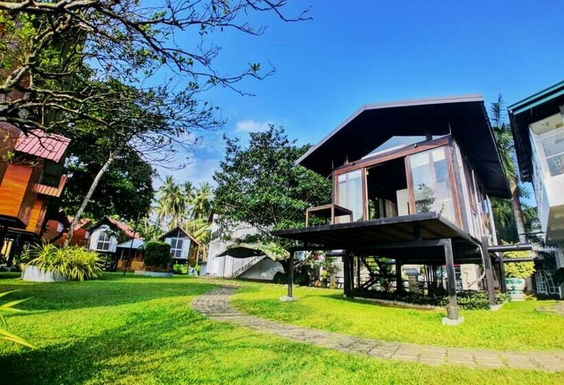 Номер Стандарт Вид на Горы, Kolonne Riverside Garden