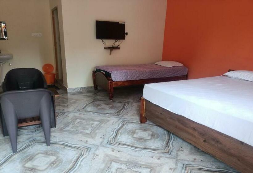 Трехместный Номер Классика, Oyo 85452 Sanjay Residency
