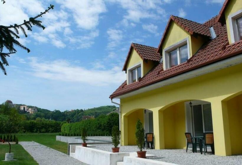 Номер Стандарт Вид на Сад, Penzion Kormorán