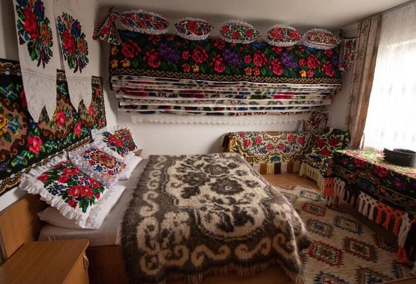 Standard room with outdoor bath, Pensiunea Tincu