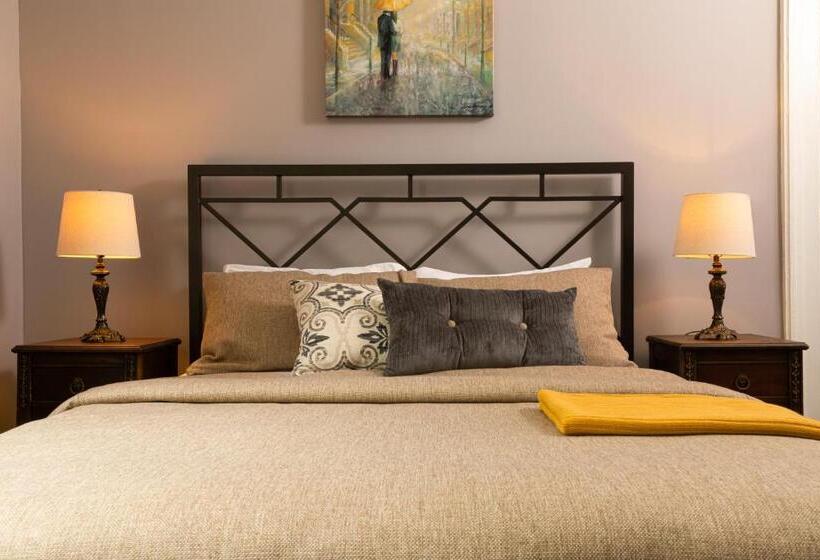 Номер Deluxe, Rosemont Inn