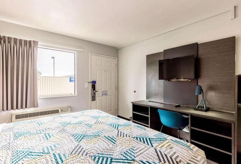Номер Стандарт Кровать Кинг Адаптированный для Инвалидов, Motel 6carlsbad, Ca  East Near Legoland