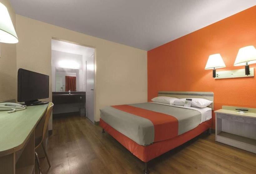 Номер Deluxe, Motel 6 Saint Joseph, Mo