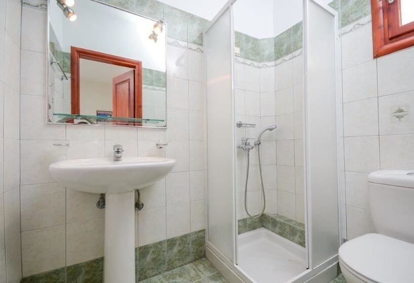 Студия Стандарт, Plaka Hotel I