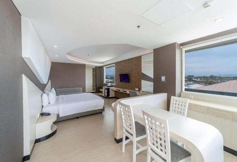 Номер Executive, Aston Cirebon Hotel And Convention Center