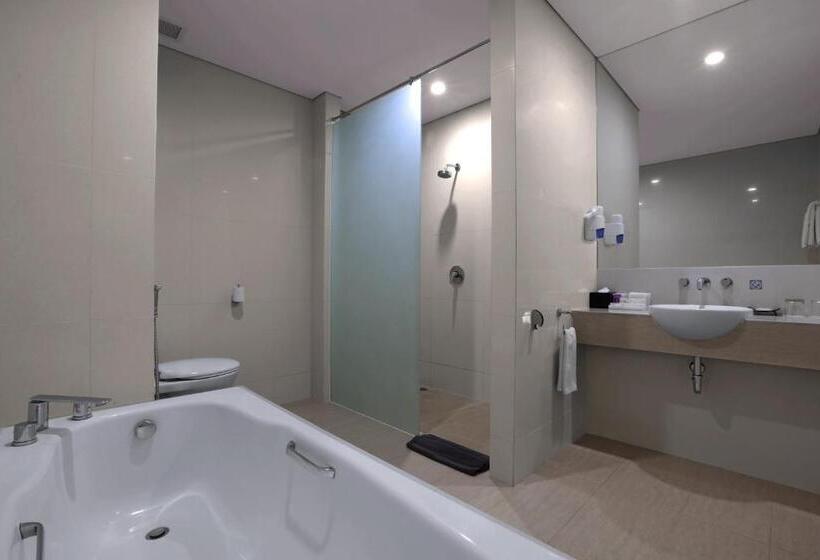 Люкс, Aston Cirebon Hotel And Convention Center