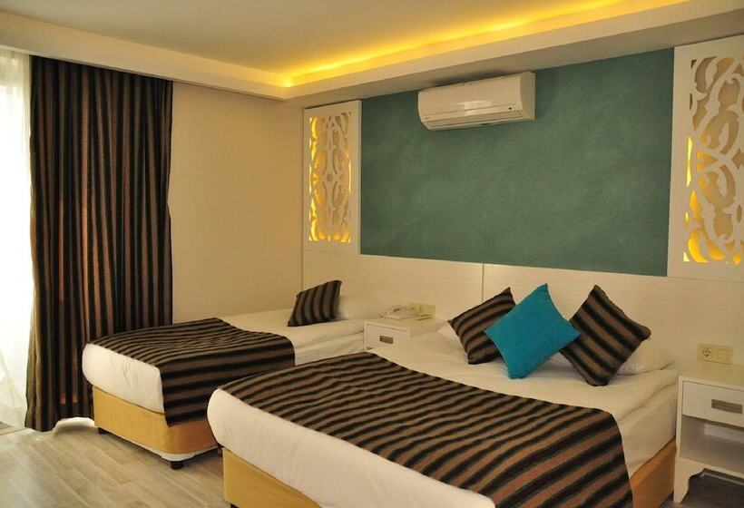 Standard Triple Room Sea View, Aura Boutique