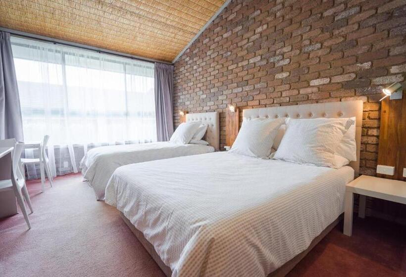스위트, Farnham Court Motel And Restaurant