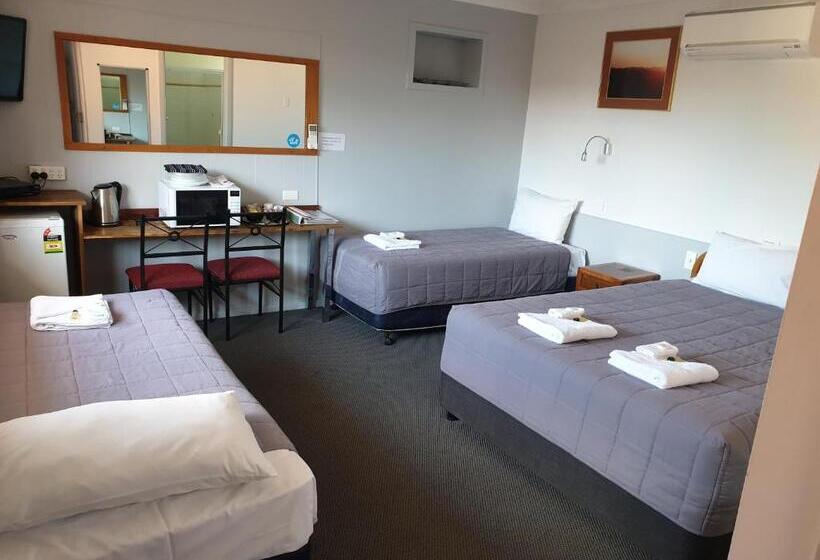 Семейный Номер, Civic Motel Grafton