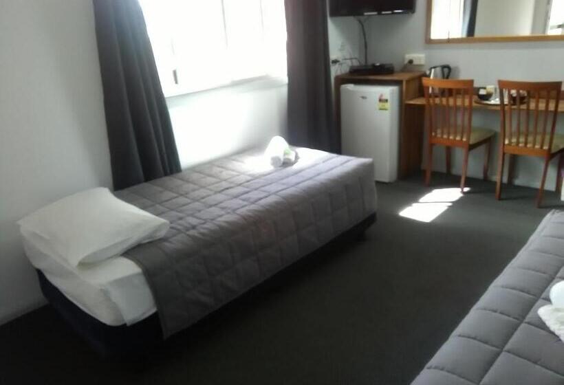 Семейный Номер, Civic Motel Grafton