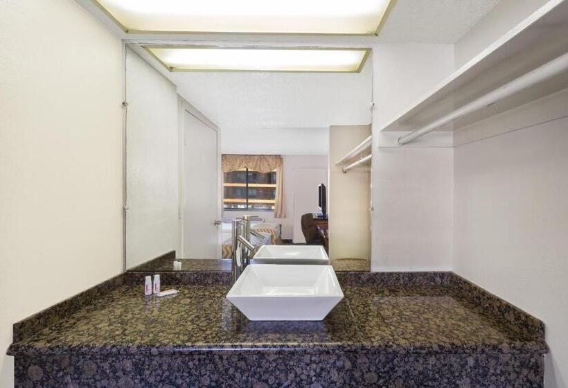 اتاق استاندارد, Travelodge By Wyndham Reno