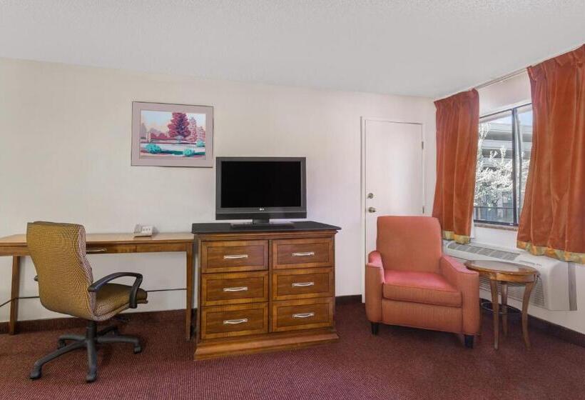 استودیوی استاندارد, Travelodge By Wyndham Reno