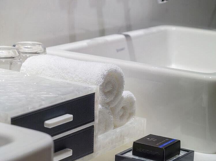 اتاق کلاب, Nuo Hotel Beijing