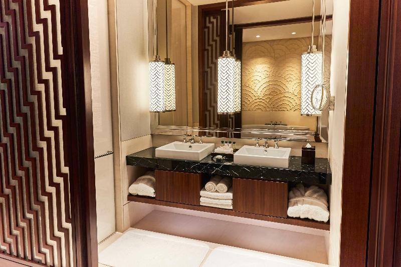 اتاق استاندارد با تخت بزرگ, The Capitol Kempinski Hotel Singapore