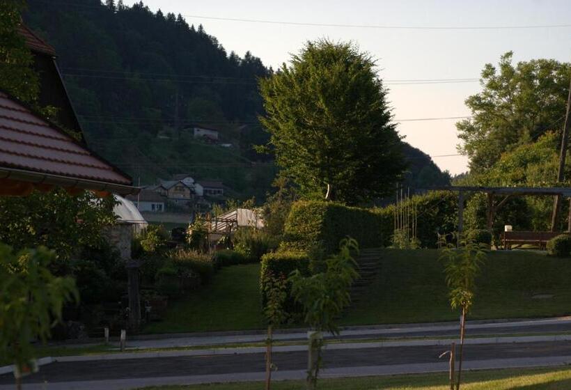 اتاق کلاسیک چهارنفره, Glamping Laško