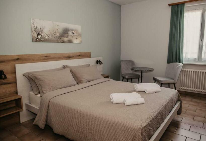 Номер Стандарт Вид на Озеро, Albergo Ristorante Al Portico