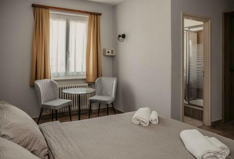 Номер Стандарт Вид на Озеро, Albergo Ristorante Al Portico