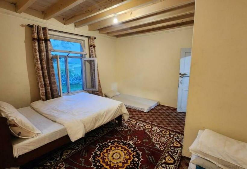 اتاق لوکس خانوادگی, Karakorum Family Guest House Hunza