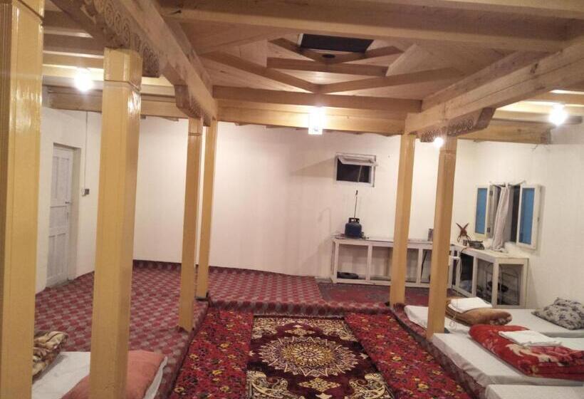خانه 1 خوابه, Karakorum Family Guest House Hunza