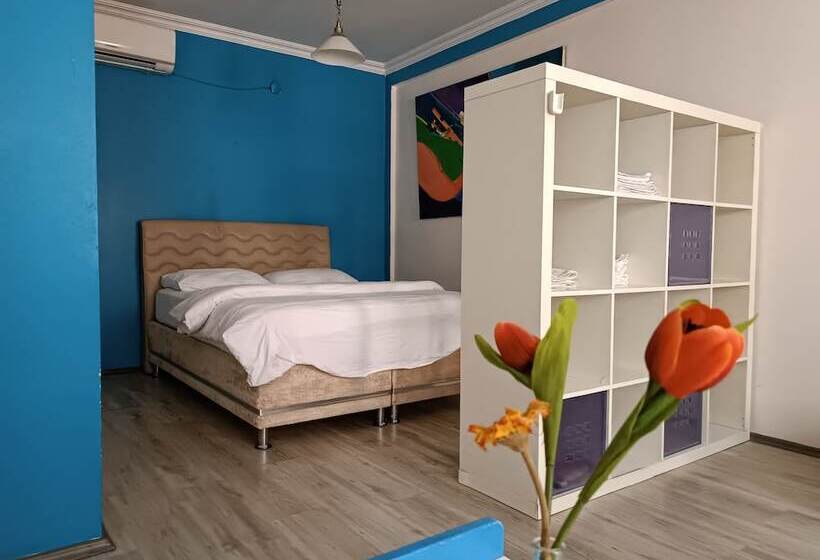 استودیوی استاندارد, The City Residence