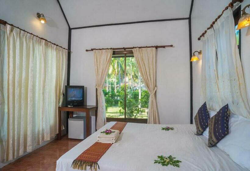 Студио Стандарт Вид на Сад, Am Samui Resort Taling Ngam
