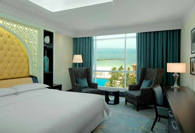 Номер Superior Вид на Море, Sheraton Sharjah Beach Resort And Spa