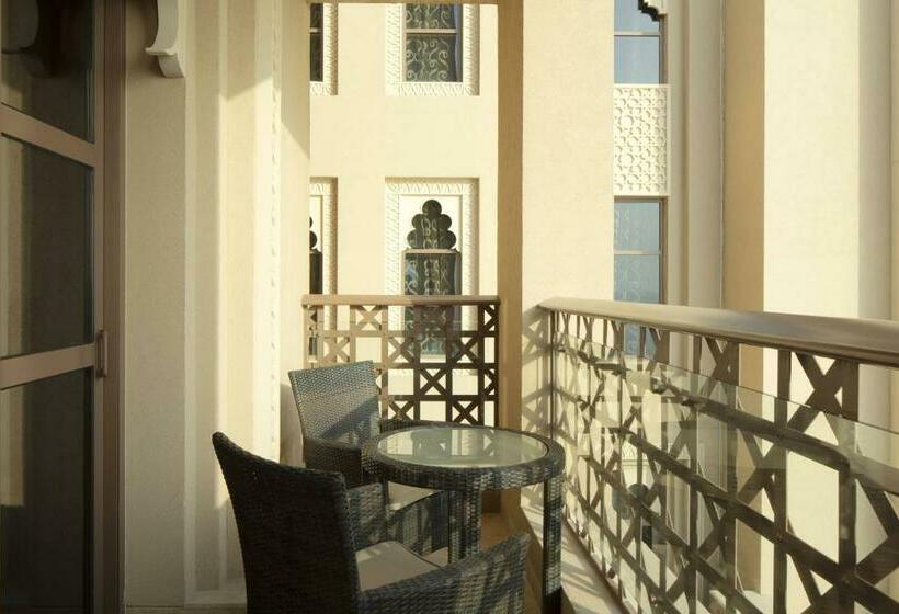 Номер Superior Вид на Море с Балконом, Sheraton Sharjah Beach Resort And Spa