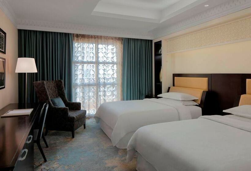 Номер Superior Вид на Море с Балконом, Sheraton Sharjah Beach Resort And Spa